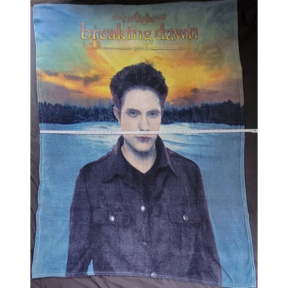 Official Twilight Saga Breaking Dawn Part 2 Fleece Throw - Picture 8 of 9